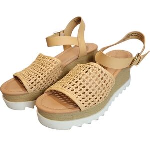 Universal Thread Tan Platform Sandals Size 9.5